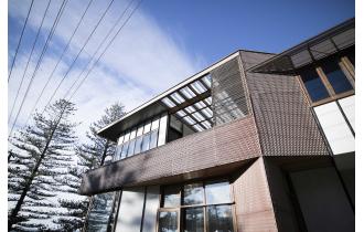 MATT JOLLEY BUILDER IN ASSOCIATION WITH BARNACLE STUDIO