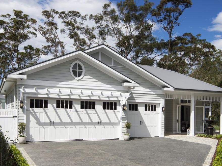 LIME BUILDING MOUNT KEMLBA