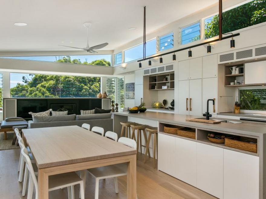 TODD KNAUS BYRON BAY