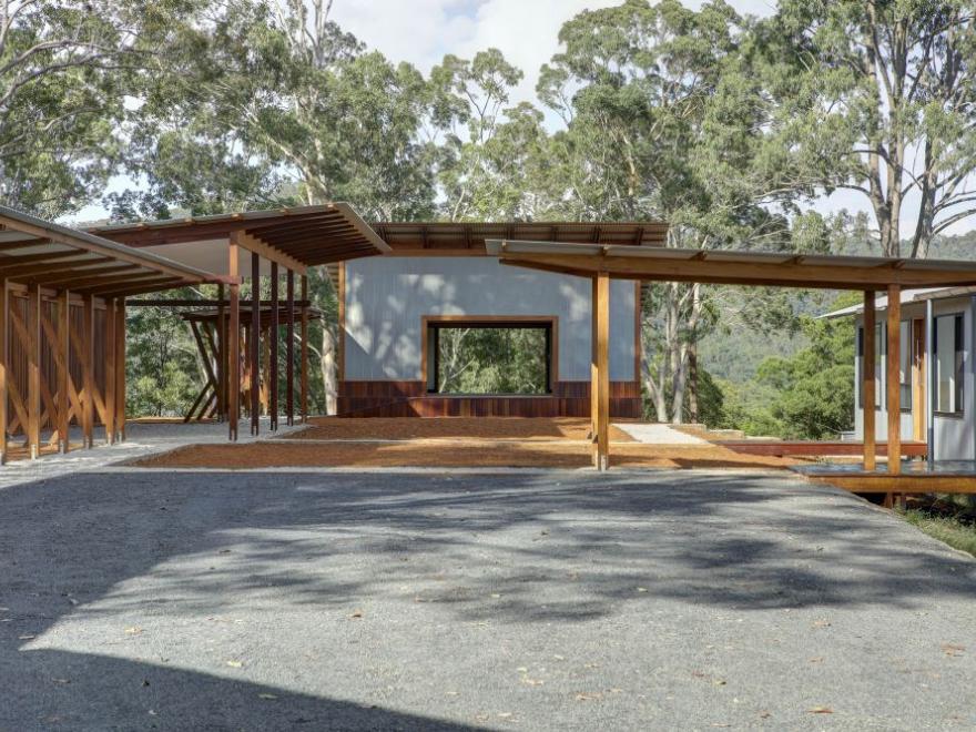 EVOLVING CONSTRUCTION FERNMOUNT