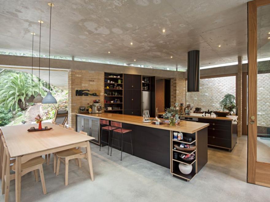 CAPITAL CONSTRUCTION & REFURBISHING BAYVIEW