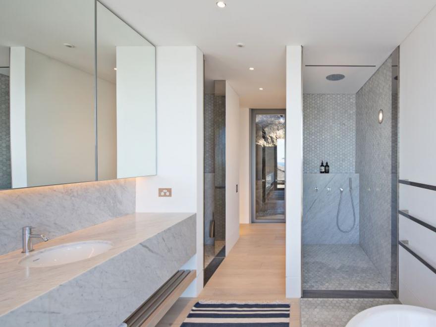 PACIFIC PLUS PALM BEACH