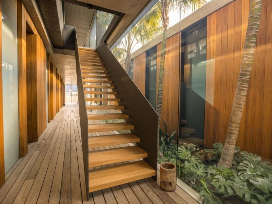 JOIN CONSTRUCTIONS MOLLYMOOK