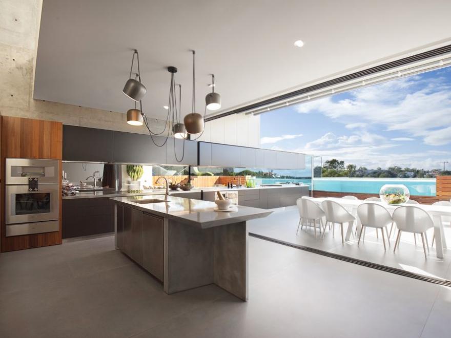 UNIQ BUILDING GROUP KANGAROO POINT