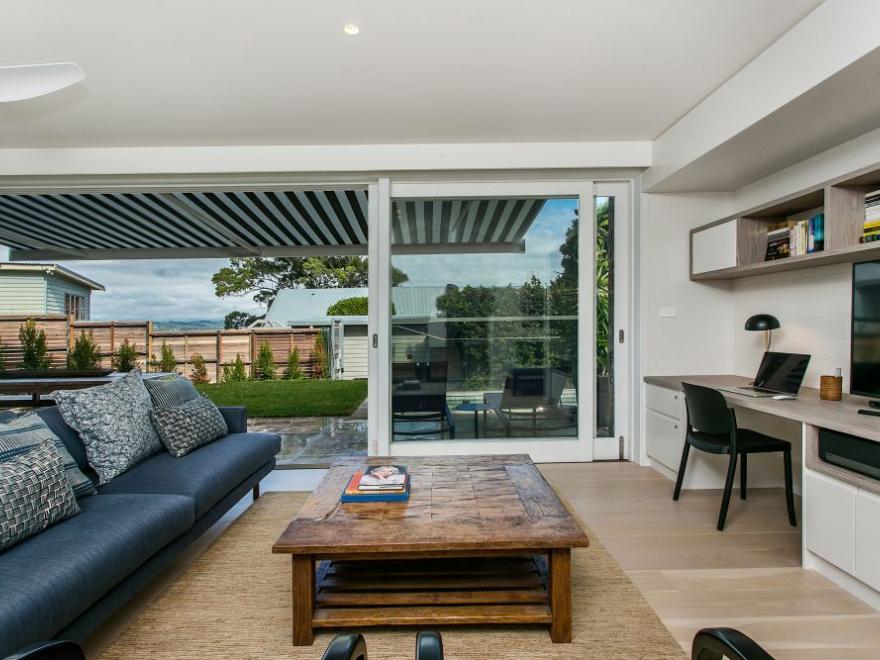 TODD KNAUS BYRON BAY