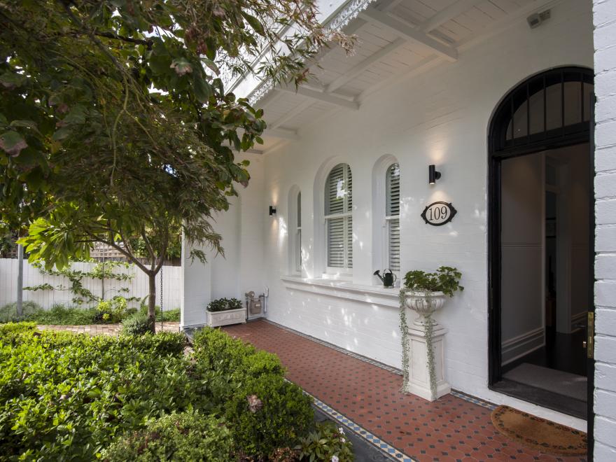 FIX AND BUILD CROWS NEST