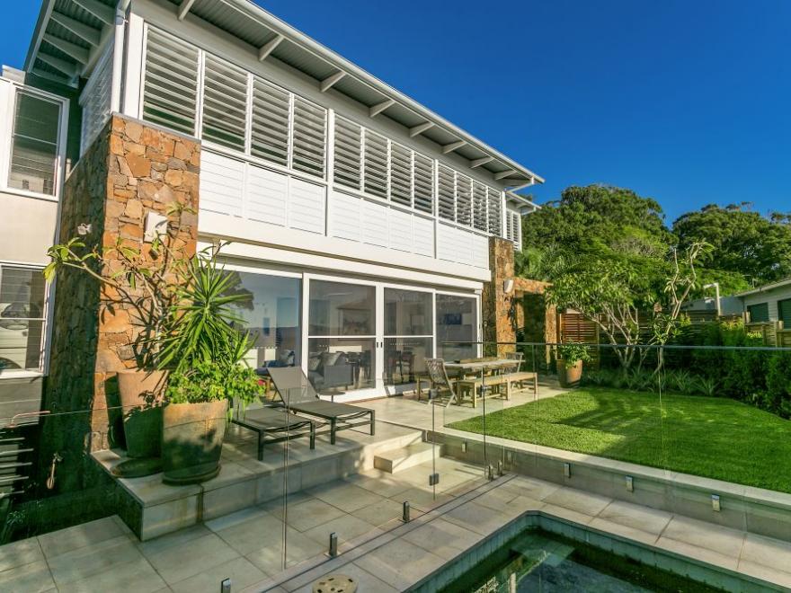 TODD KNAUS BYRON BAY