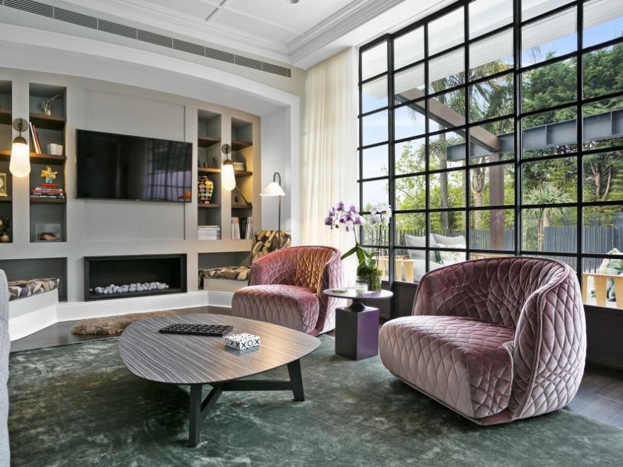 LIVING CONSTRUCTIONS BELLEVUE HILL