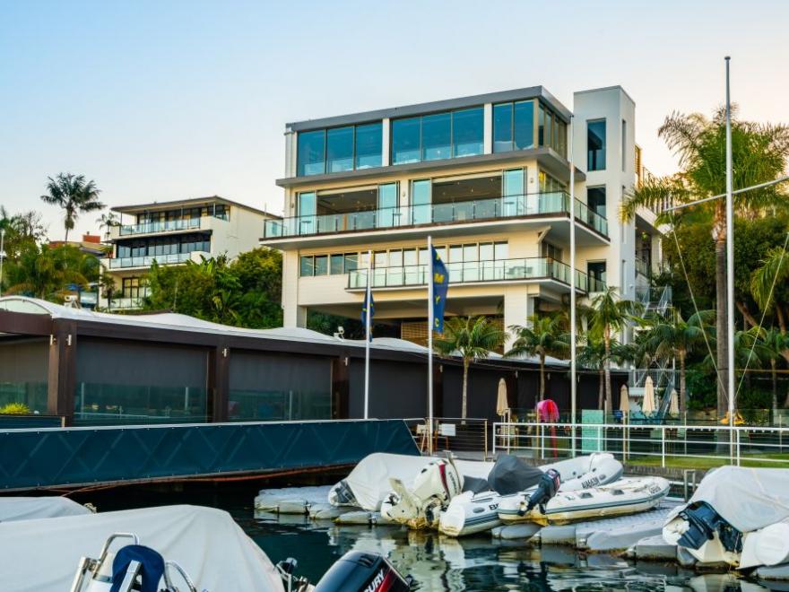 NEW ENGLAND CONSTRUCTIONS (Photos by Dream Designs & Photography)