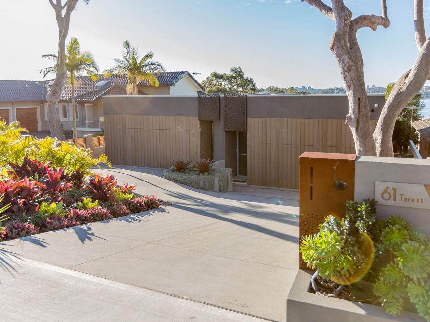 CONSTRUCTION & RENOVATIONS BY SM