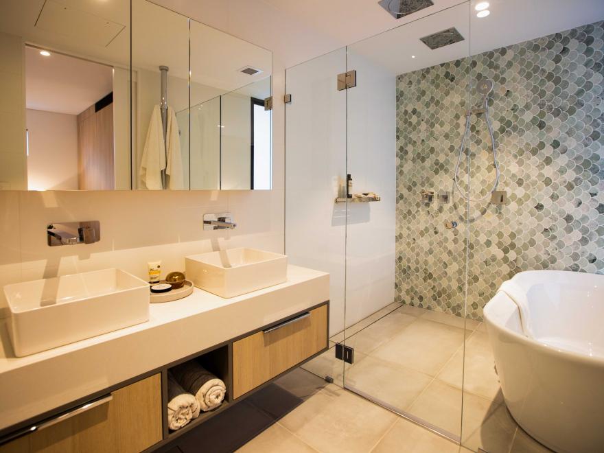 BRONXX CONSTRUCTIONS