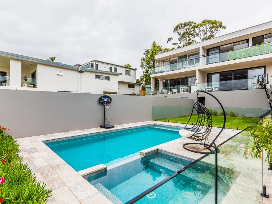 CONSTRUCTION & RENOVATIONS BY SM