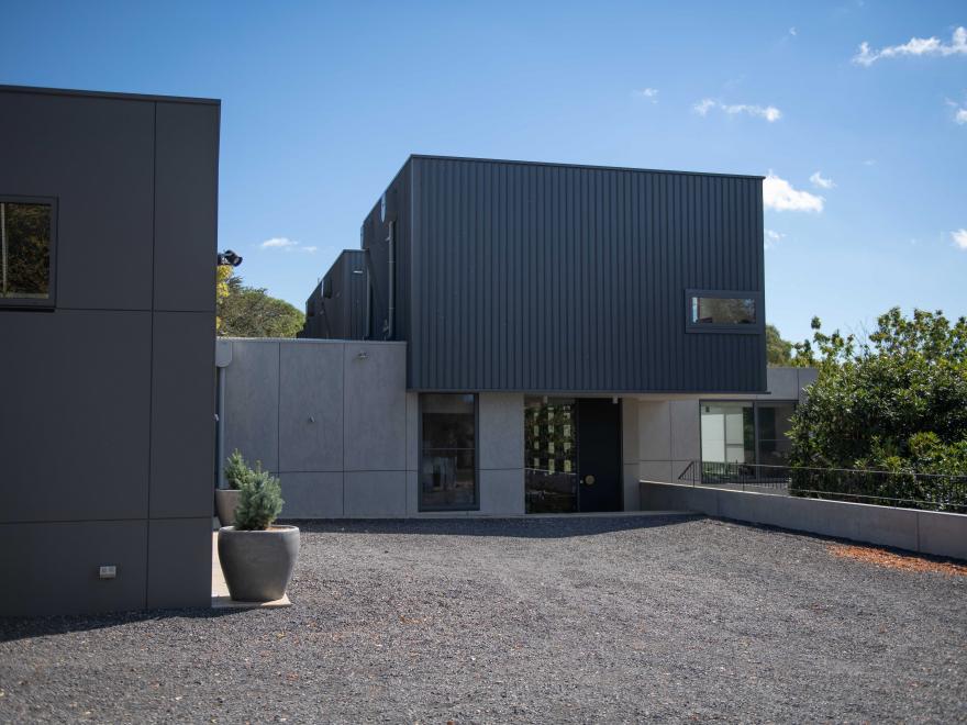 L-CON BUILDING & CONSTRUCTION