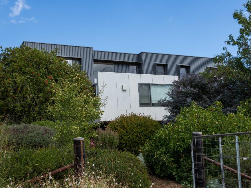 L-CON BUILDING & CONSTRUCTION