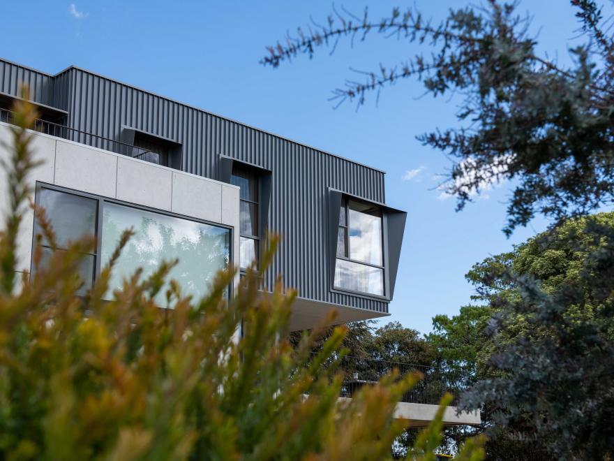 L-CON BUILDING & CONSTRUCTION