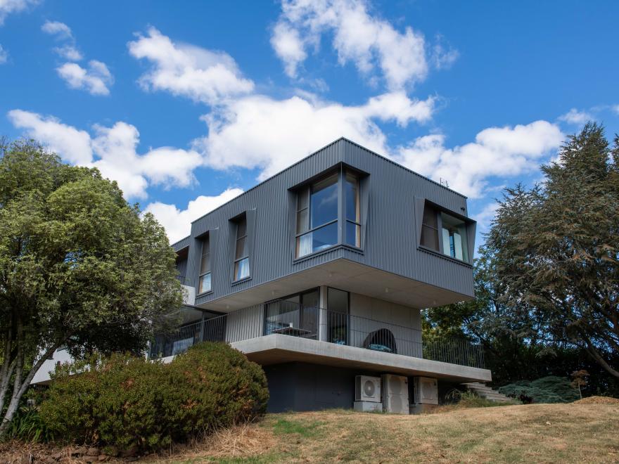 L-CON BUILDING & CONSTRUCTION