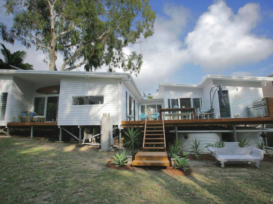 LIVING GREEN DESIGNER HOMES PTY LTD