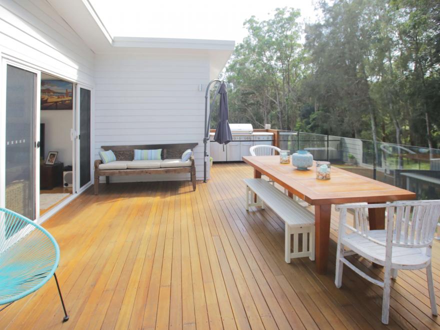 LIVING GREEN DESIGNER HOMES PTY LTD