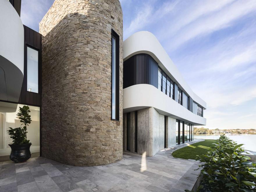 RENBAR CONSTRUCTIONS PTY LTD