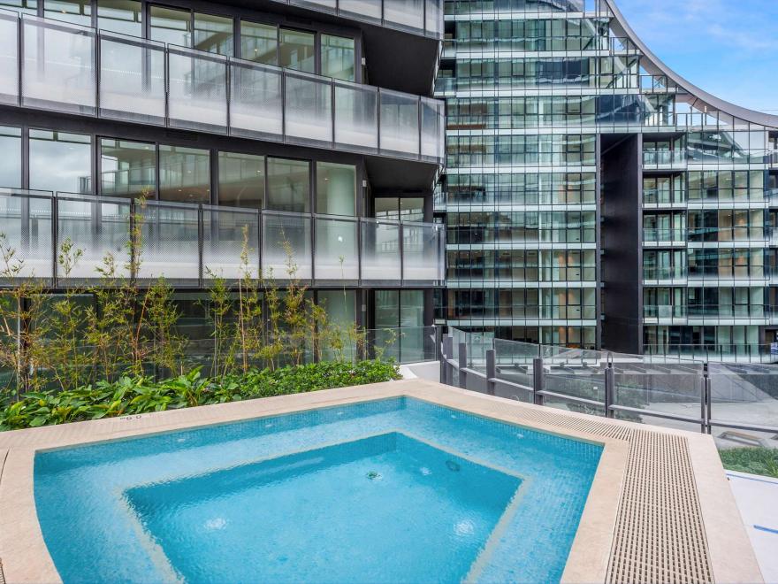 CRYSTAL POOLS PTY LTD