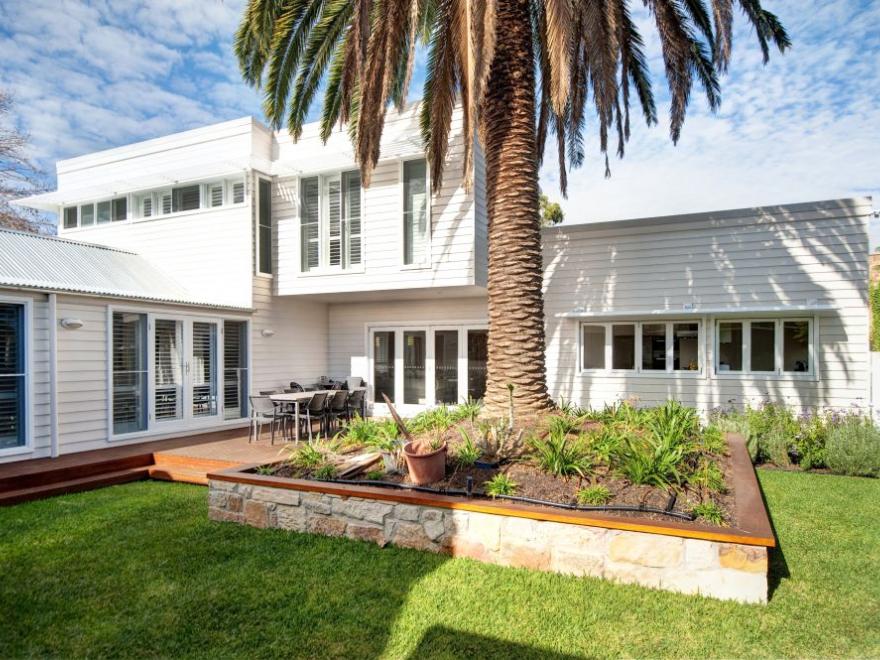 Validvs Constructions