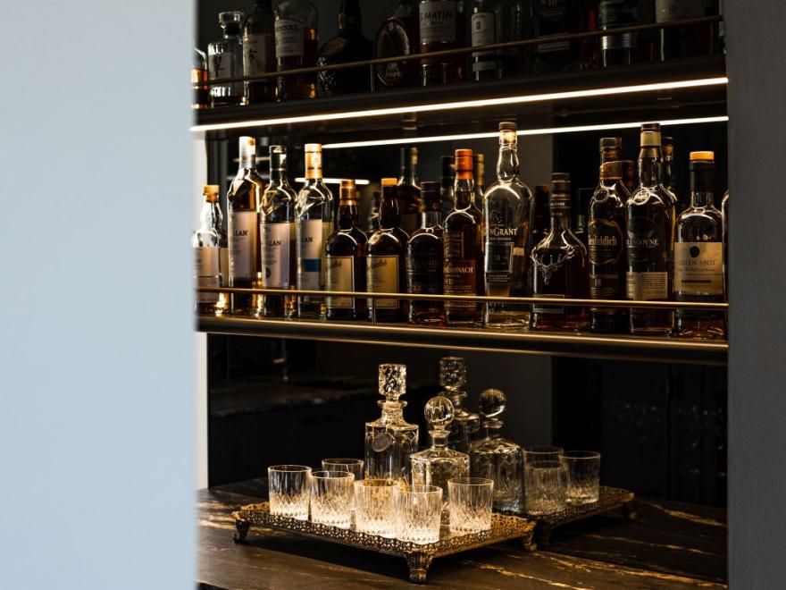 Robbie Stratti - Stratti Building