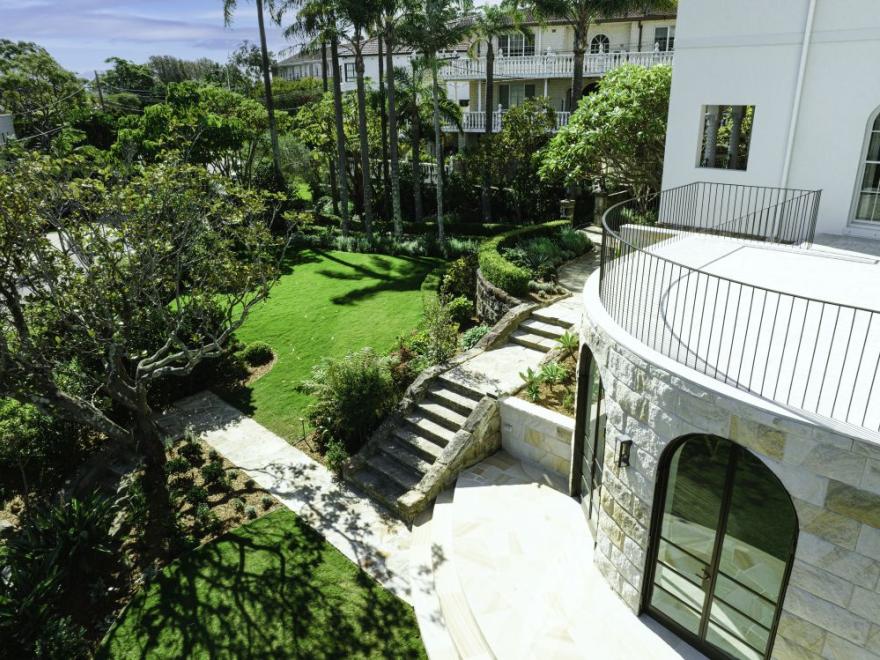 Robbie Stratti - Stratti Building